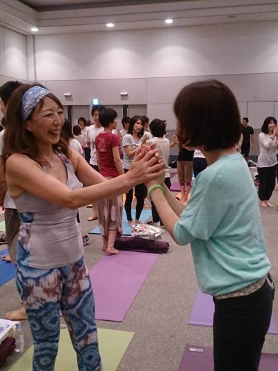 ヨガ　えり　１５