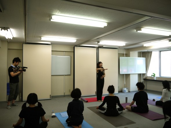 こんな状況でも皆さん、ご自分のヨガをされています！