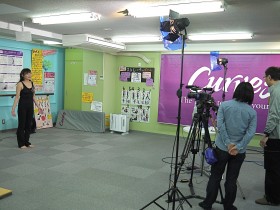 千栄子先生、ピンで撮影中 !