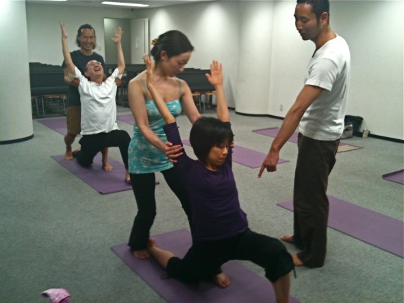 アジャストで更にアーサナに深みが...（笑）